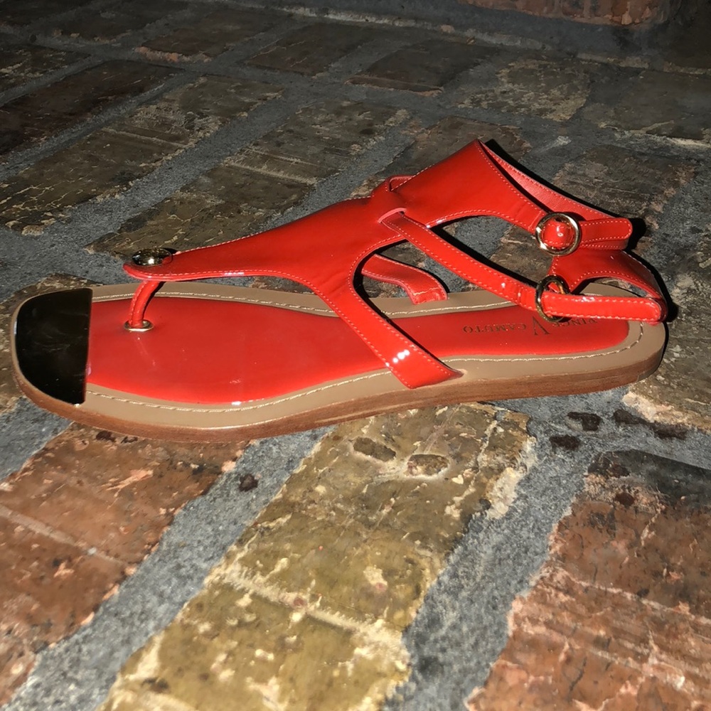 T-strap sandal